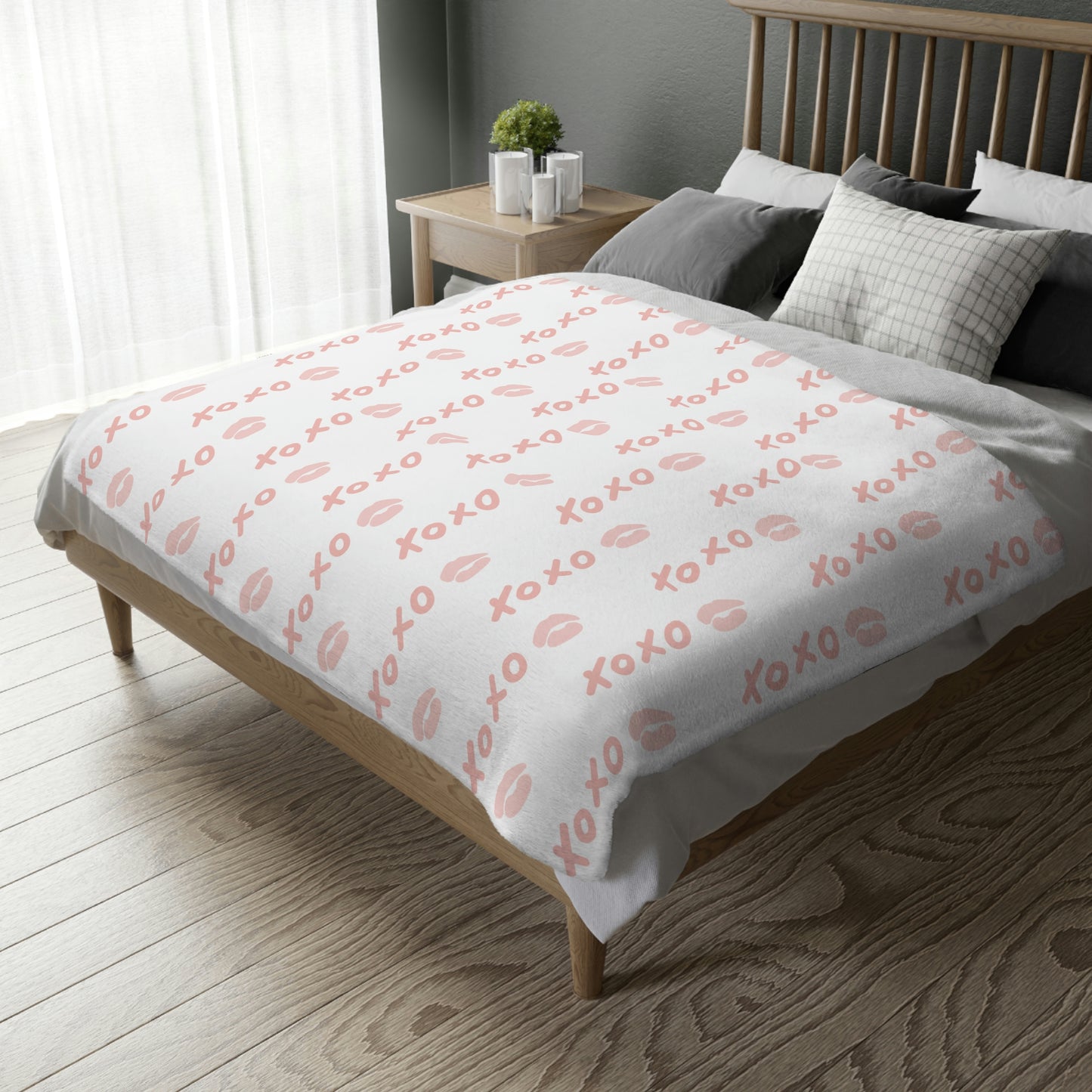 XOXO Velveteen Minky Blanket (Two-sided print)