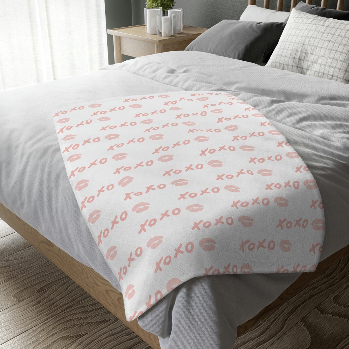 XOXO Velveteen Minky Blanket (Two-sided print)